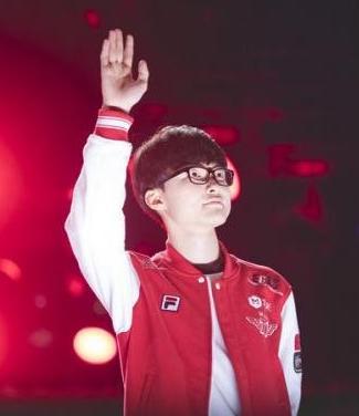 FalleN ： “能够与如此优秀的女性队伍对战，真是我的荣幸。”