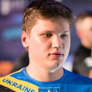 Yagao ：现在才2000杀有点慢了 希望队友多让点头给我