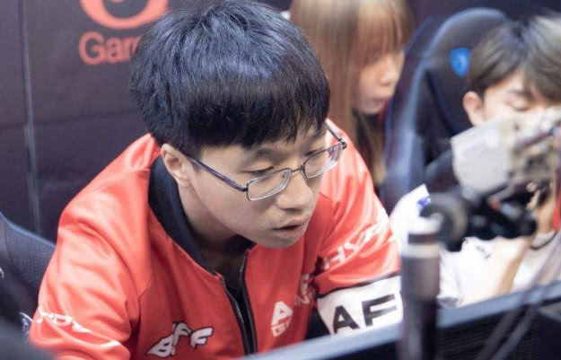 【战队动态】 JD Gaming ：ValAnalysis卸任主教练，Anaks接掌教鞭