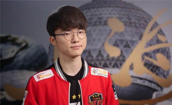 外媒分享FLY对阵100T特殊含义：Doublelift是Prince的引路人