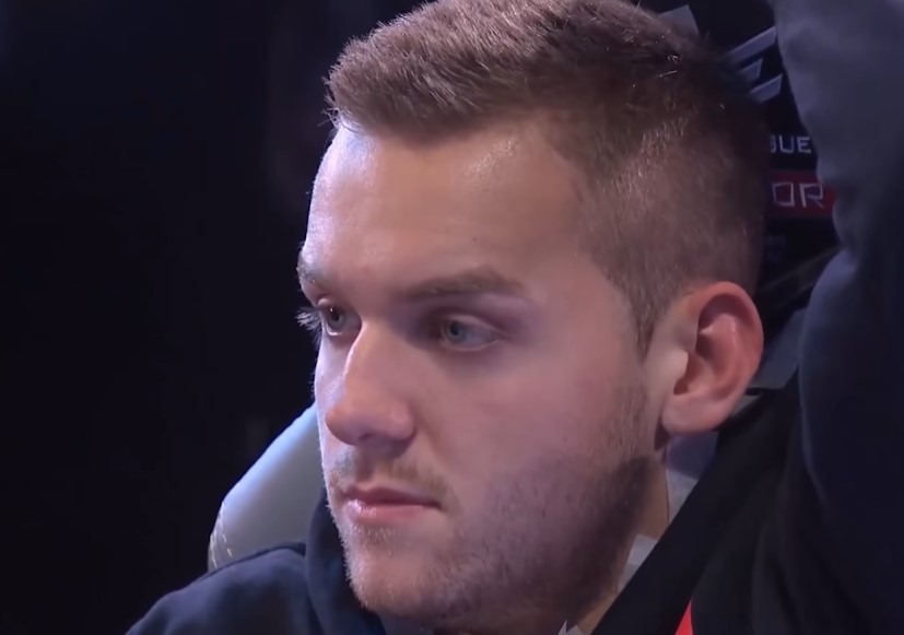 QiuQiu ：第二局的时候其实没有想到对面会选到阿木木